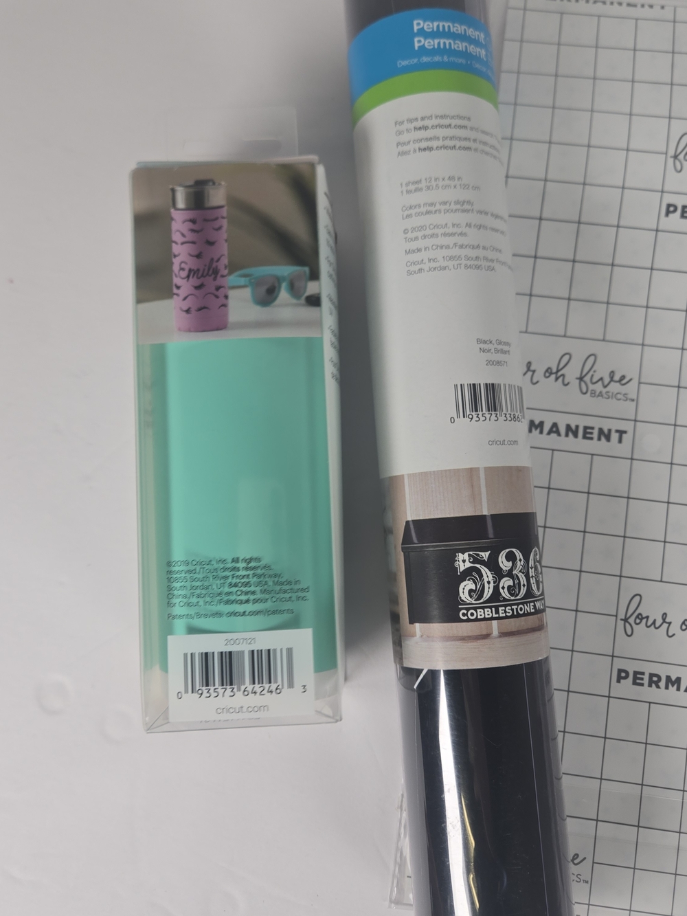 CricutCricut & Four Oh Five Basics Permanent Vinyl a lot 3 Items used